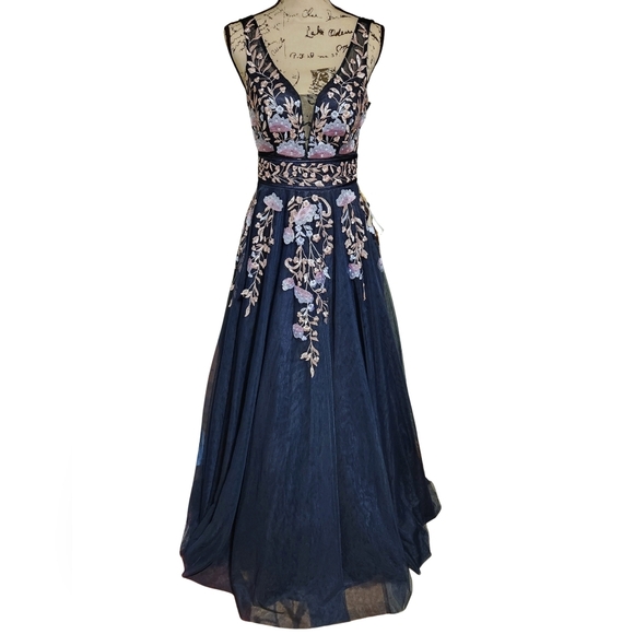 TLC Say Yes To The Prom Embellished Floral Navy Dress - Picture 7 of 17